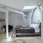 Weinberg 5 By Suite030